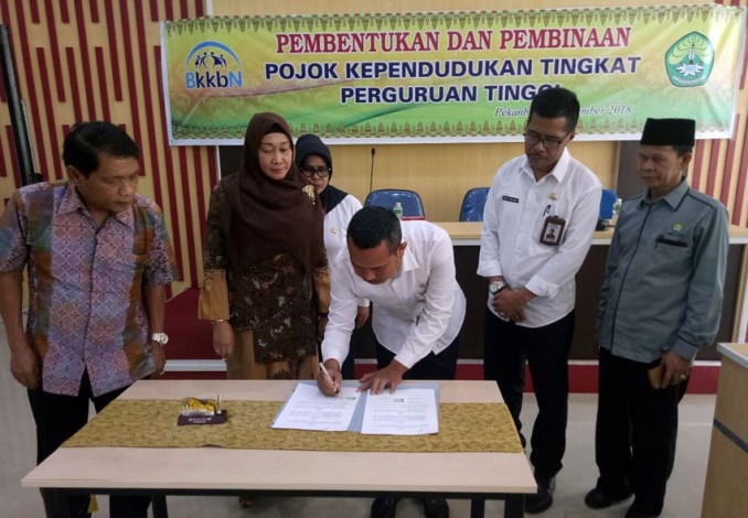 BKKBN Resmikan Pojok Kependudukan di Universitas Riau
