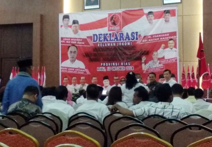 Ada Tulisan yang Dicoret di Backdrop Deklarasi Relawan Jokowi di Riau