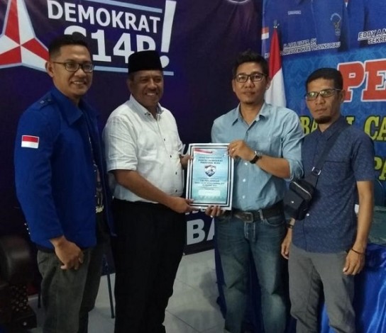 Alfedri dan Syamsurizal Kembalikan Formulir ke Partai Demokrat