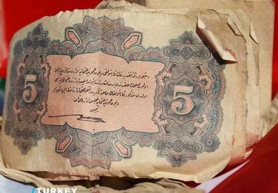 Keluarga Palestina Serahkan Uang Kertas Era Ottoman yang Dijaga Selama 106 Tahun
