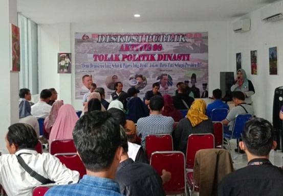 Aktivis 98 Desak Jokowi Cuti dari Presiden Buntut Gibran Maju Pilpres 2024