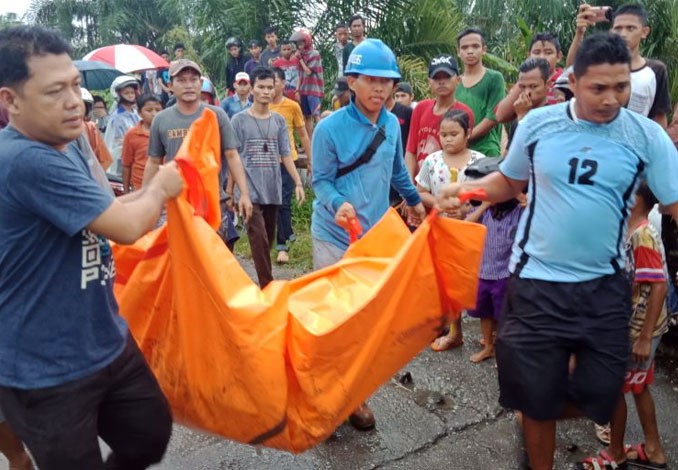 Warga Kecamatan Tualang Temukan Mayat Mr X Terapung di Sungai Perawang