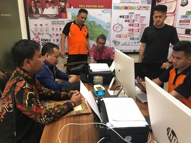 Dituduh Penyabu dan Penjahat Kelamin, Bupati Irwan Laporkan Akun FB ke Polda Riau