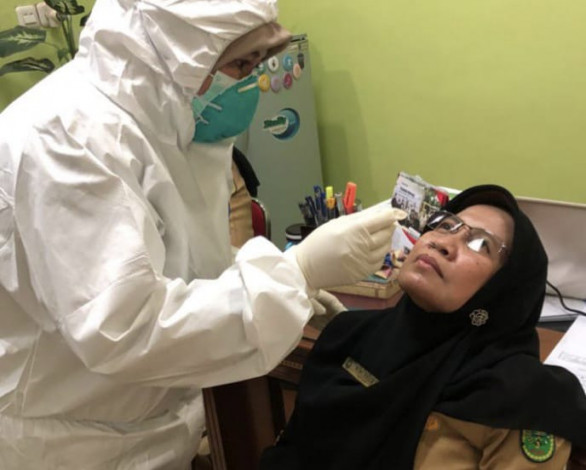 Sebelum Diusulkan ke Pusat untuk Peserta Vaksinasi Covid-19, 14 Tokoh Riau Dicek Kesehatannya