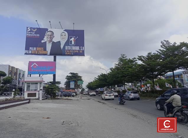Hari Pertama Masa Tenang Pemilu, Baliho Masih Bertebaran di Pekanbaru