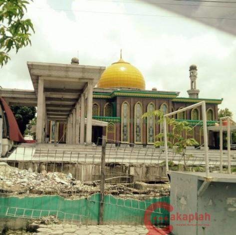 Dewan: Kualitas Renovasi Masjid Raya Pekanbaru Mengecewakan
