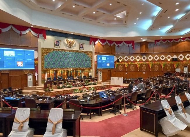 Dua Bilik dan Kotak Suara Dihadirkan di Paripurna AKD DPRD Riau