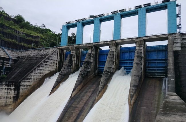 Curah Hujan Tinggi, PLTA Koto Panjang Buka 3 Pintu Waduk Sekaligus