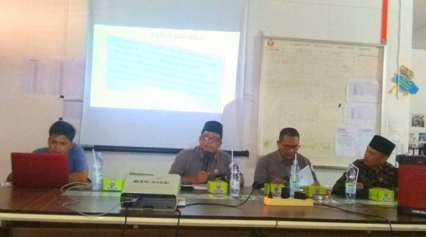 Bawaslu Riau: KPPS Wajib Berikan Salinan C1 kepada Pengawas TPS