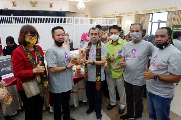 Gubernur Launching jualBuy.com, Startup Buatan Anak Jati Riau