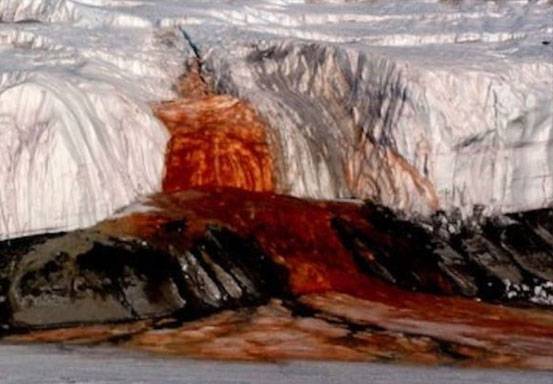 Setelah Lebih dari Seabad, Misteri Air Terjun Darah di Antartika Akhirnya Terpecahkan