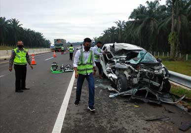 Kecelakaan di Tol Permai, Bagian Depan Mobil Hancur