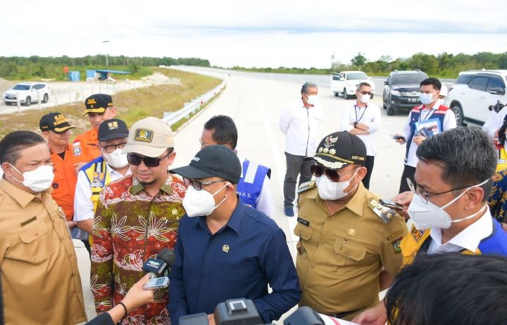 Komisi V DPR RI Tinjau Tol, Bupati Kampar Berharap Persoalan Pembebasan Lahan di Sungai Pinang Tuntas