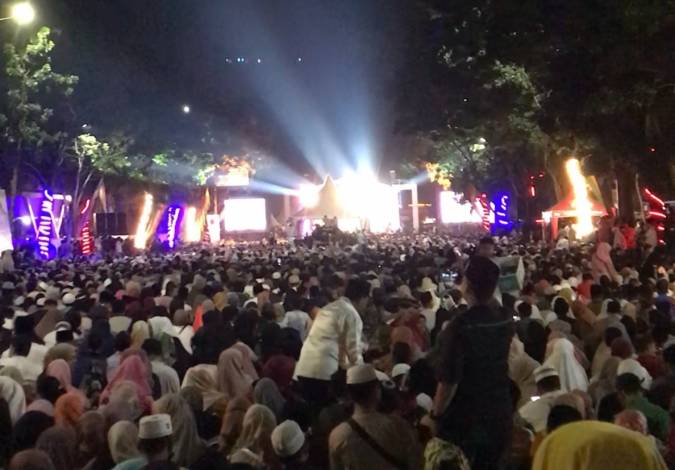 Ribuan Warga Pekanbaru Hadiri Puncak Pekan Maulid Festival 2023