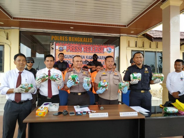 Polres Bengkalis Amankan 10 Kg Sabu, 5 Sekawan Terancam Hukum Mati