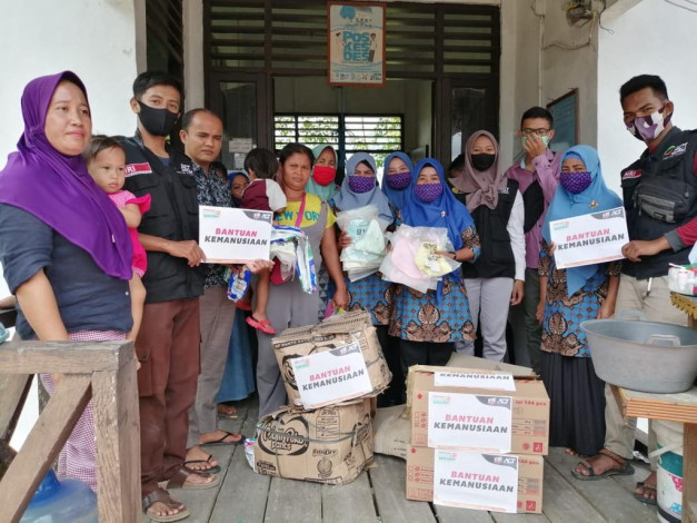 Ratusan Warga Desa Kuala Terusan Terima Bantuan Kemanusiaan dari ACT Riau