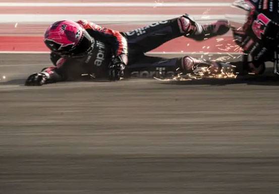 Ngeri! Kecelakaan di Latihan Bebas MotoGP Malaysia, Motor Aleix Espargaro sampai Keluarkan Api