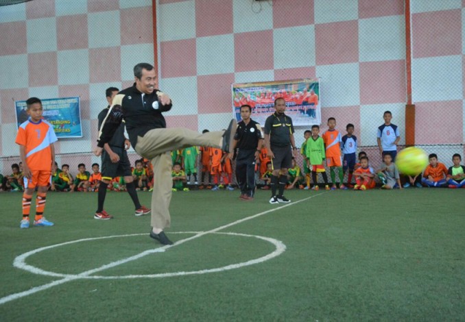 Syamsuar Buka Turnamen Futsal Siak Lanjut Cup
