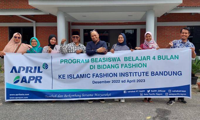 Dua Desainer Riau Terima Beasiswa Fashion APR ke IFI Bandung