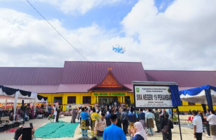 Sejak 2019 Pemprov Riau Bangun 19 SMA/SMK Negeri Baru, Tetap Belum Mampu Tampung Lulusan SMP