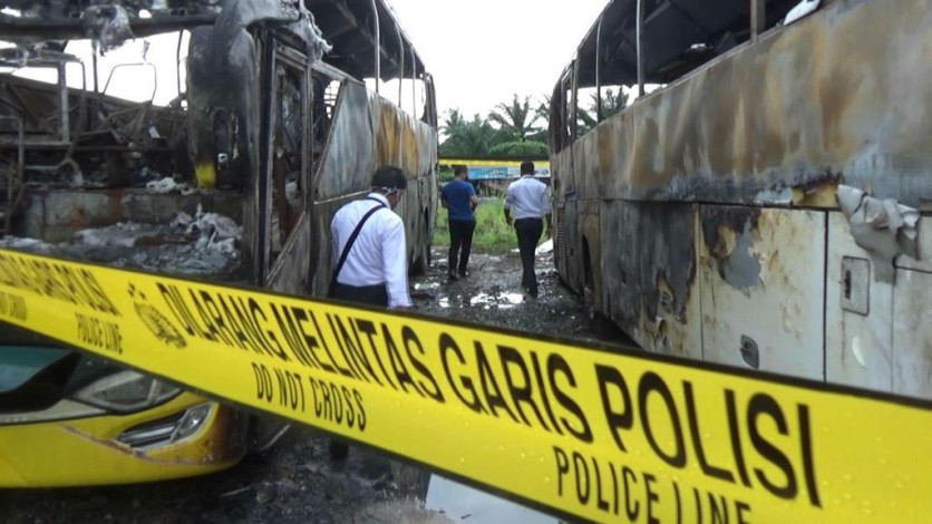 Tim Labfor Selidiki Penyebab Kebakaran 2 Bus Pariwisata di Pekanbaru