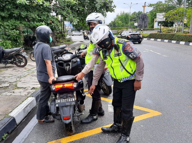 Polisi Pekanbaru Razia Knalpot Brong, 10 Pengendara Sepeda Motor Ditilang