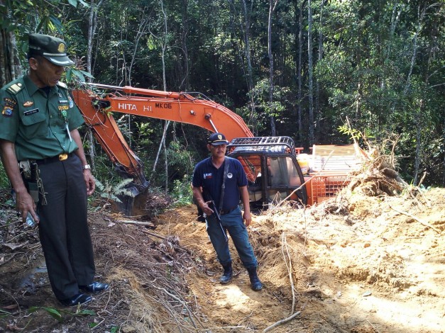 Garap Hutan Konsesi di Kampar, Tim Gabungan Sita Alat Berat dan Tiga Pekerja