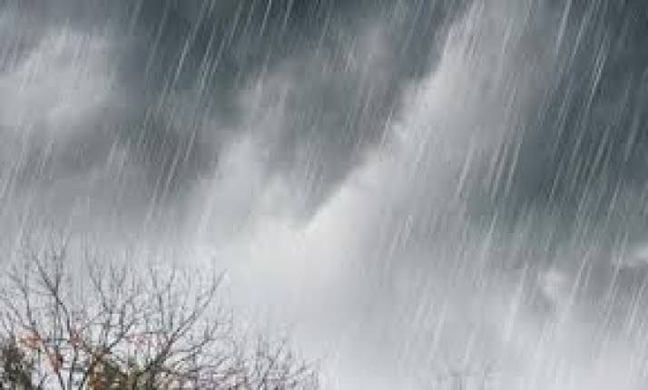 Akhir Pekan, Waspadai Hujan Disertai Petir dan Angin Kencang