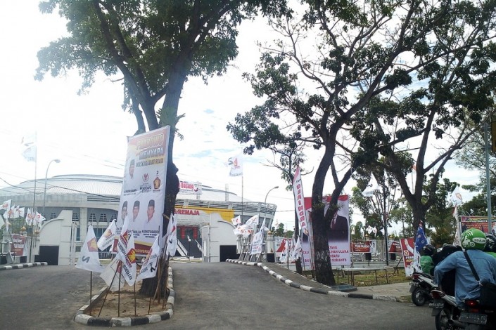 Jelang Kedatangan Prabowo, Gelanggang Remaja Dipenuhi Baliho Prabowo