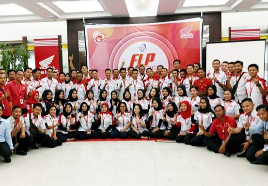 CDN Tingkatkan Layanan dan Apresiasi Gathering Frontline People Honda Riau