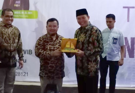 Walikota Firdaus Dinobatkan Jadi Duta Wakaf Pekanbaru