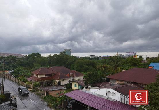BMKG: Hujan Diserta Angin Kencang Bakal Mengguyur Riau