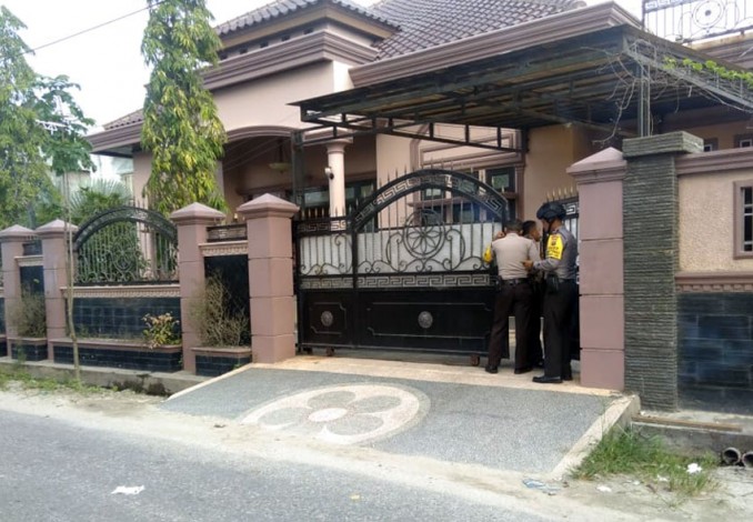 Heboh.... Rampok Bersenpi Sandra Warga dalam Rumah di Pekanbaru