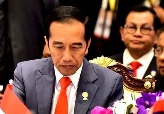Jokowi Akui Akan Pertahankan Menteri Lama