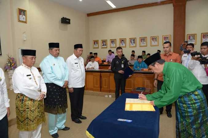 Gubernur Riau dan Empat Kepala Daerah Teken Kerjasama Bangun Kawasan Pekansikawan