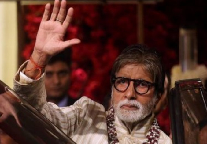 Bintang Bollywood Amitabh Bachchan Positif Covid-19