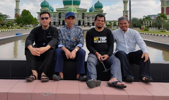 Ustaz Abdul Somad Tertahan Ketika Masuk Masjid Raya Annur Riau