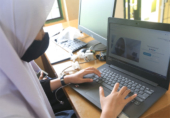 Hari Ini Tahun Ajaran Baru SMA/SMK Negeri di Riau Dimulai, Siswa Tetap Belajar Daring