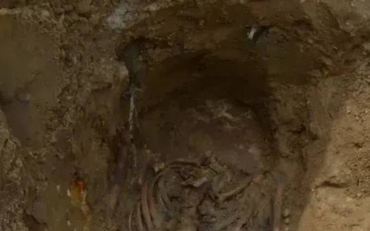 Merinding! Arkeolog Temukan Fosil Anak Vampir yang Tergembok
