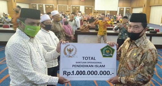 Kemenag RI Kucur Dana Rp 1 Miliar di Rohul untuk Lembaga Pendidikan Islam