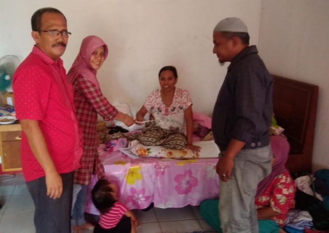 Forum Pemred Riau Kunjungi Soinah, Penderita Tumor Payudara