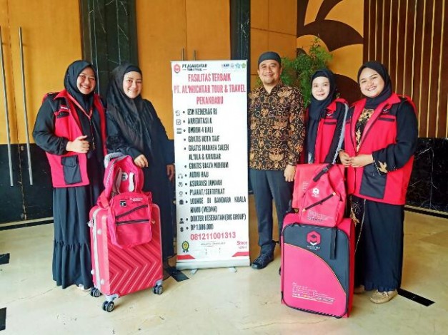 Al Muchtar Tour and Travel Gelar Gathering dan Manasik Umrah