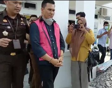Jadi Tersangka Korupsi Bimtek, Kepala Dinas ESDM Riau Ditahan Jaksa