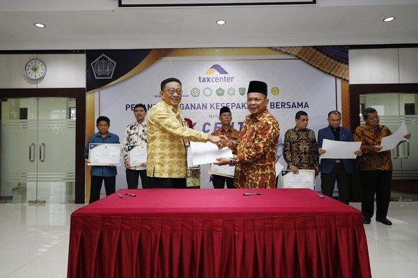 Kanwil DJP Riau Tandatangani Kesepakatan dengan Perguruan Tinggi tentang Tax Center
