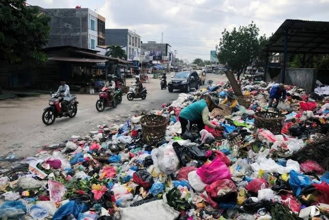 Tiga Perusahaan Masukkan Penawaran Lelang Jasa Angkutan Sampah Pekanbaru