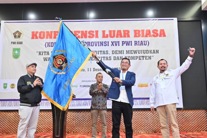 Hasil KLB XVI: Raja Isyam Azwar Ketua PWI Riau, Zufra Irwan Ketua Dewan Kehormatan