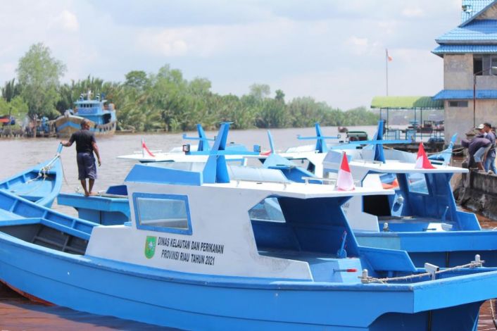 Pemprov Riau Dapat Bantuan 5 Kapal Nelayan Senilai Rp2,5 Miliar