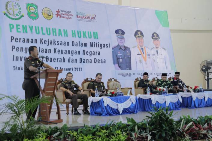 Semua Kepala OPD, Camat dan Kades di Siak Diberi Penyuluhan Hukum oleh Kejati Riau