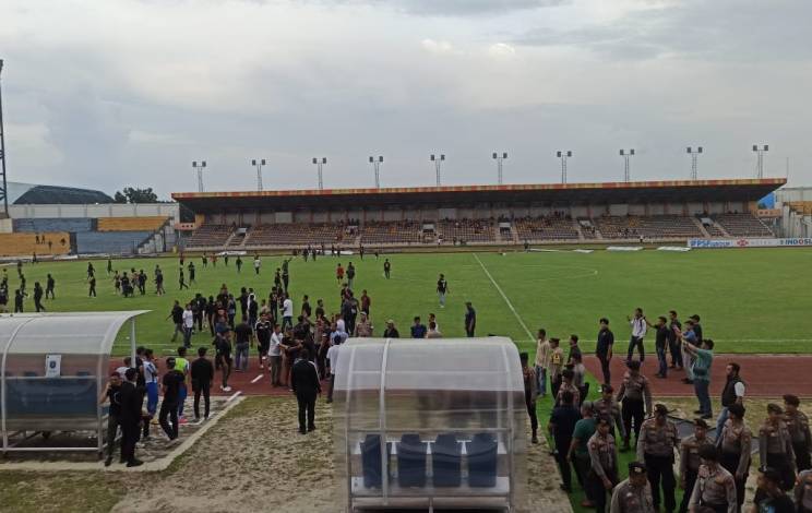 Laga PSPS Riau vs Nusantara United Rusuh, Kerusakan Fasilitas Stadion Langsung Diperbaiki