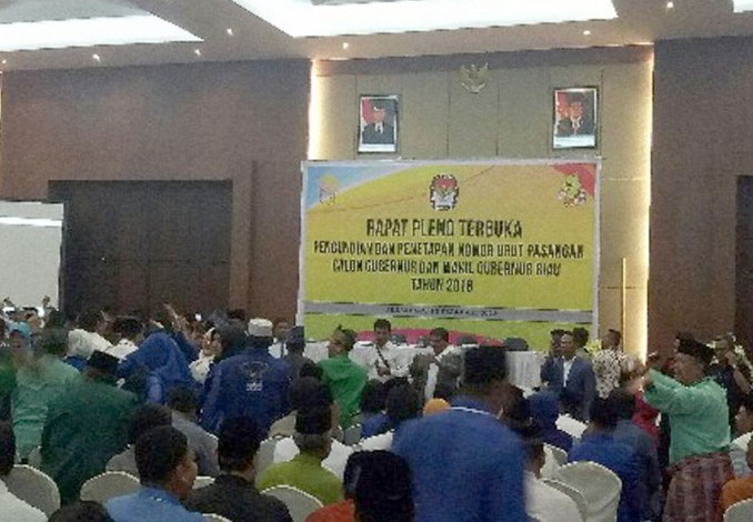 Penentuan Nomor Urut Paslon Pilkada Riau Molor